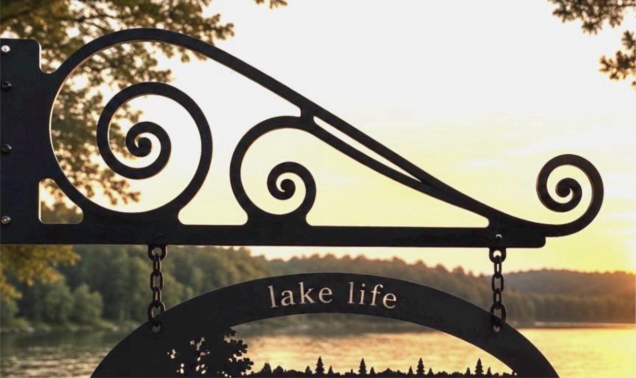 Metal sign hanger for metal signs