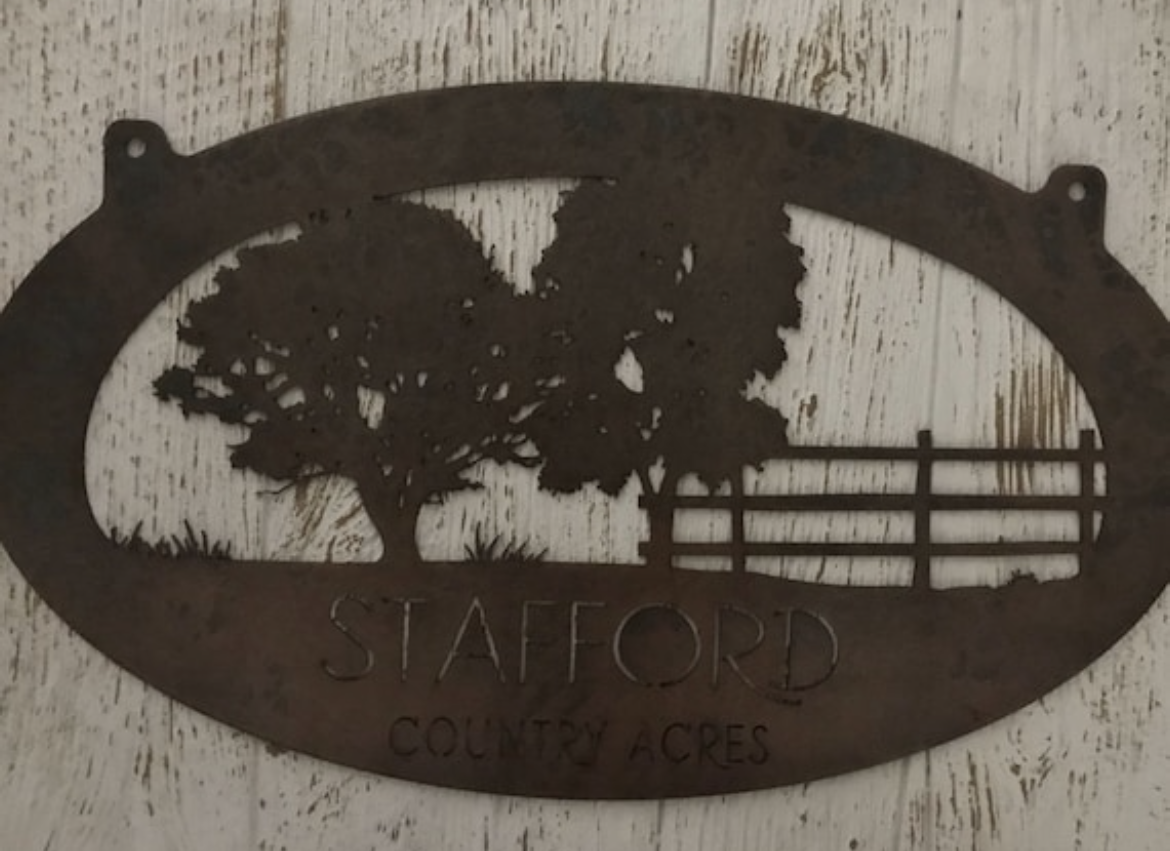 Large Metal Sign with oak tree fence customized with your name - Image 2